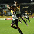 Criciúma de Umberto Louzer tem marca registrada: gols no início do segundo tempo
