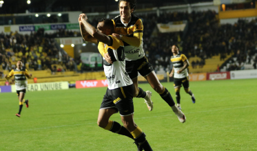 Criciúma de Umberto Louzer tem marca registrada: gols no início do segundo tempo