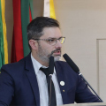 Justiça determina volta ao cargo de vereador 