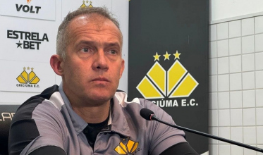 A taça Acesc veio, mas o futebol ainda preocupa 