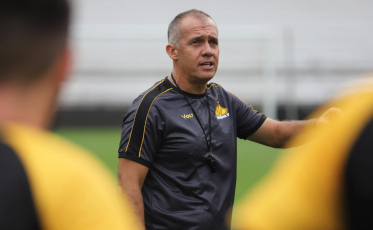 Eduardo Baptista deve repetir time da estreia