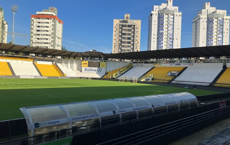 Criciúma encaminha time para clássico contra o Avaí com possível mudança tática