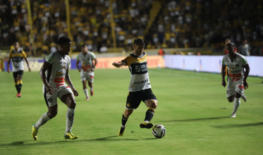 Fellipe Mateus lamenta as chances desperdiçadas: “Concretizar em gol”