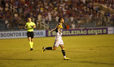 Criciúma marca e sofre nos 15 minutos iniciais da Série B
