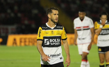 Fellipe Mateus foi ausência na reapresentação; Castán segue fora