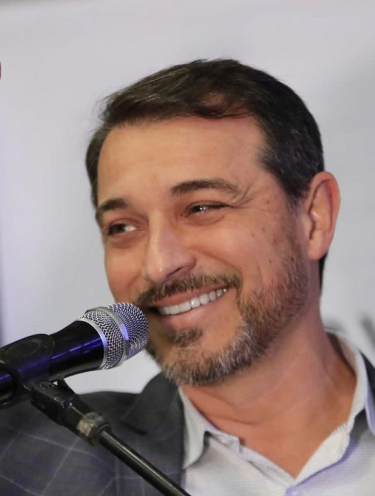 Moisés filia no UB para ser candidato a deputado