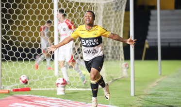 Hiago vive noite especial com primeiro gol no Criciúma