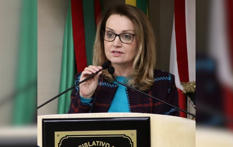 Secretária vai tratar com MP do modelo de gestão das creches