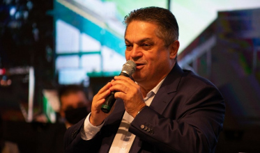 Sem Topázio, com a mão de Kassab, João confirma candidatura