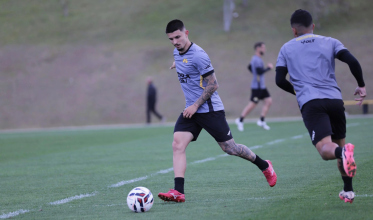 Corinthians avalia propostas, e futuro de Léo Mana segue indefinido