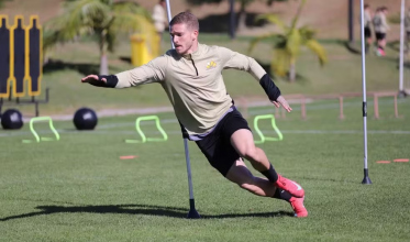 Léo Naldi pode entrar em negociação para quitar dívida do Vitória