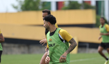 Delegação tricolor chega a Fortaleza para duelo contra o Ceará