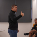 Louzer chega ao Criciúma com discurso de reação e legado: “Vai mentalizando a vitória”