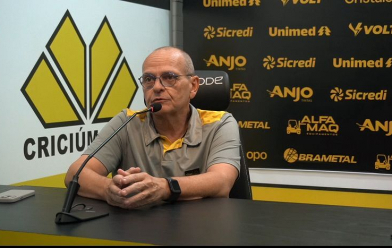 Gramados 'mais duros' podem ter contribuído para lesões de Alisson e Borasi