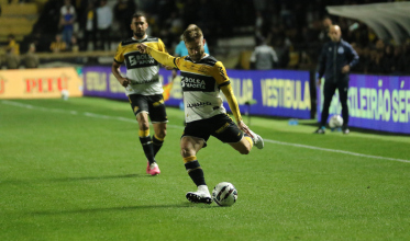 Marcelo Hermes desfalca Criciúma na estreia de Louzer após temporada de titularidade quase absoluta
