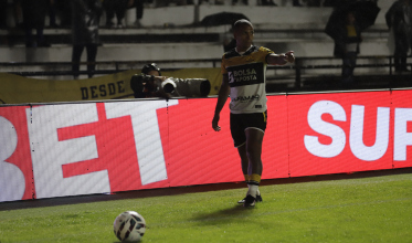 Com 42,9% dos gols em bolas paradas, Criciúma transforma estratégia em arma na Série B