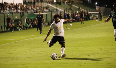 Eduardo Baptista quebra a cabeça com físico do Criciúma