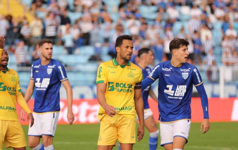 Rodrigo minimiza jejum de gols e destaca papel defensivo no Criciúma