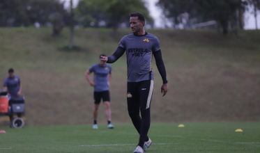 Criciúma encerra preparação e viaja para Florianópolis para o clássico contra o Avaí
