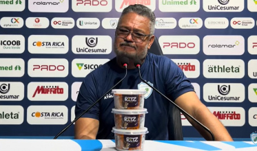 De olho neles! Rogério Micale em meio à luta contra o rebaixamento: “Não vou deixar de acreditar”