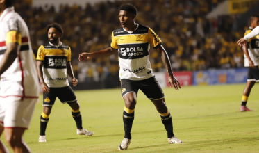 Ruan celebra sequência no Criciúma após virada de chave