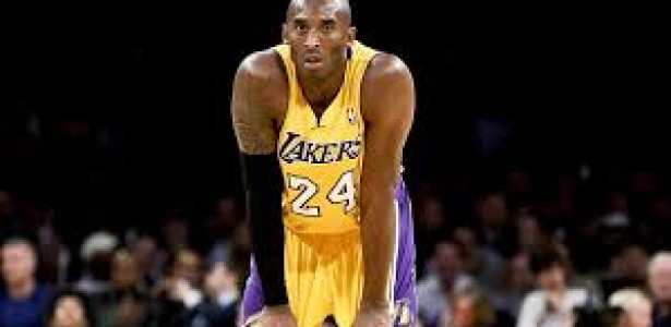 Kobe Bryant morre aos 41 anos em queda de helicóptero