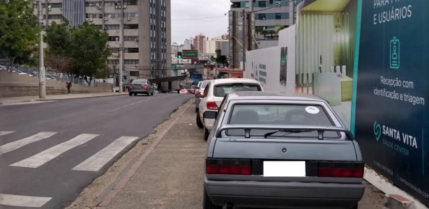 Se um veículo estiver estacionado indevidamente, pode ser bloqueado? (2941)