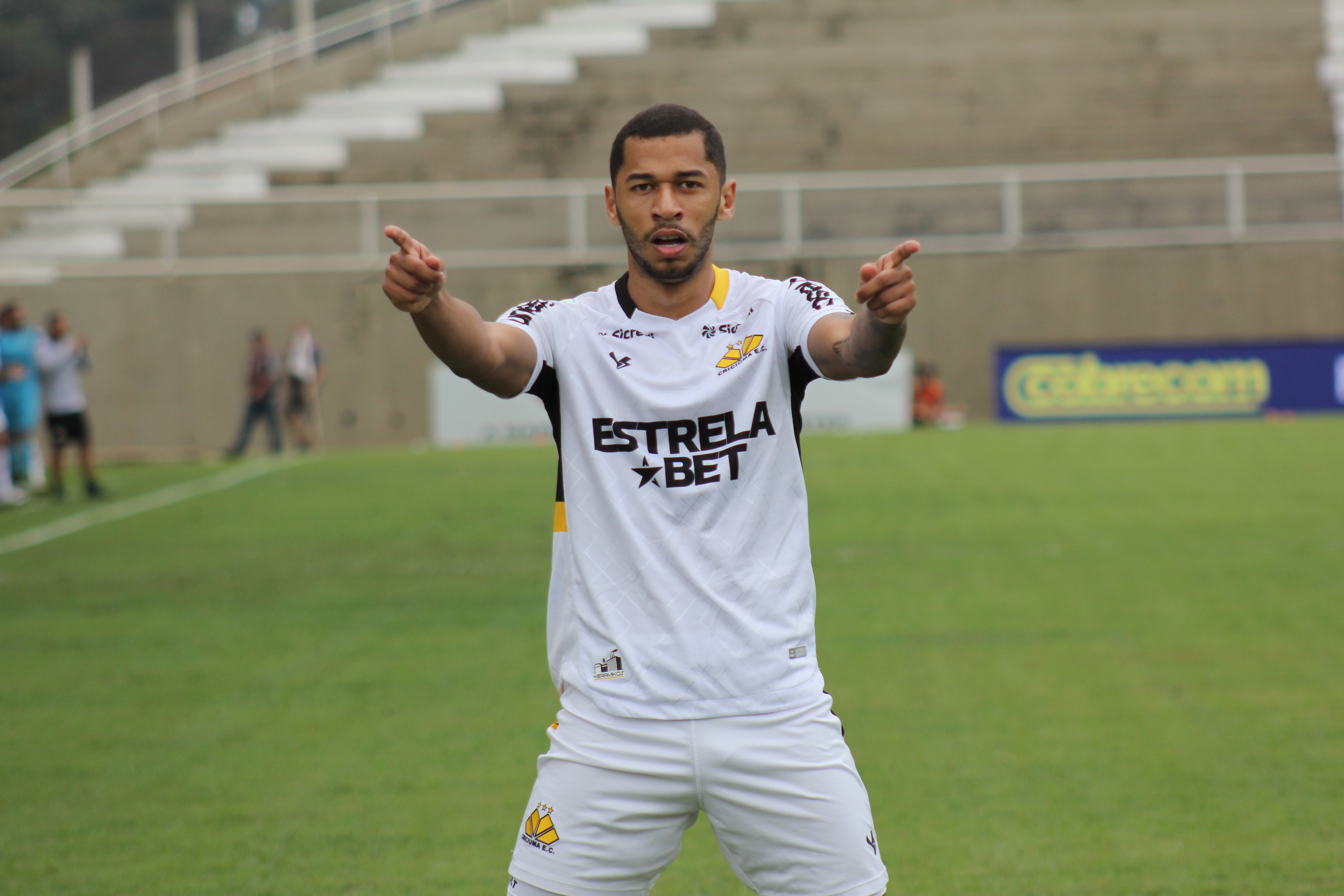 Em jogo sem emoções, Sport empata sem gols com a Tombense pela Série B