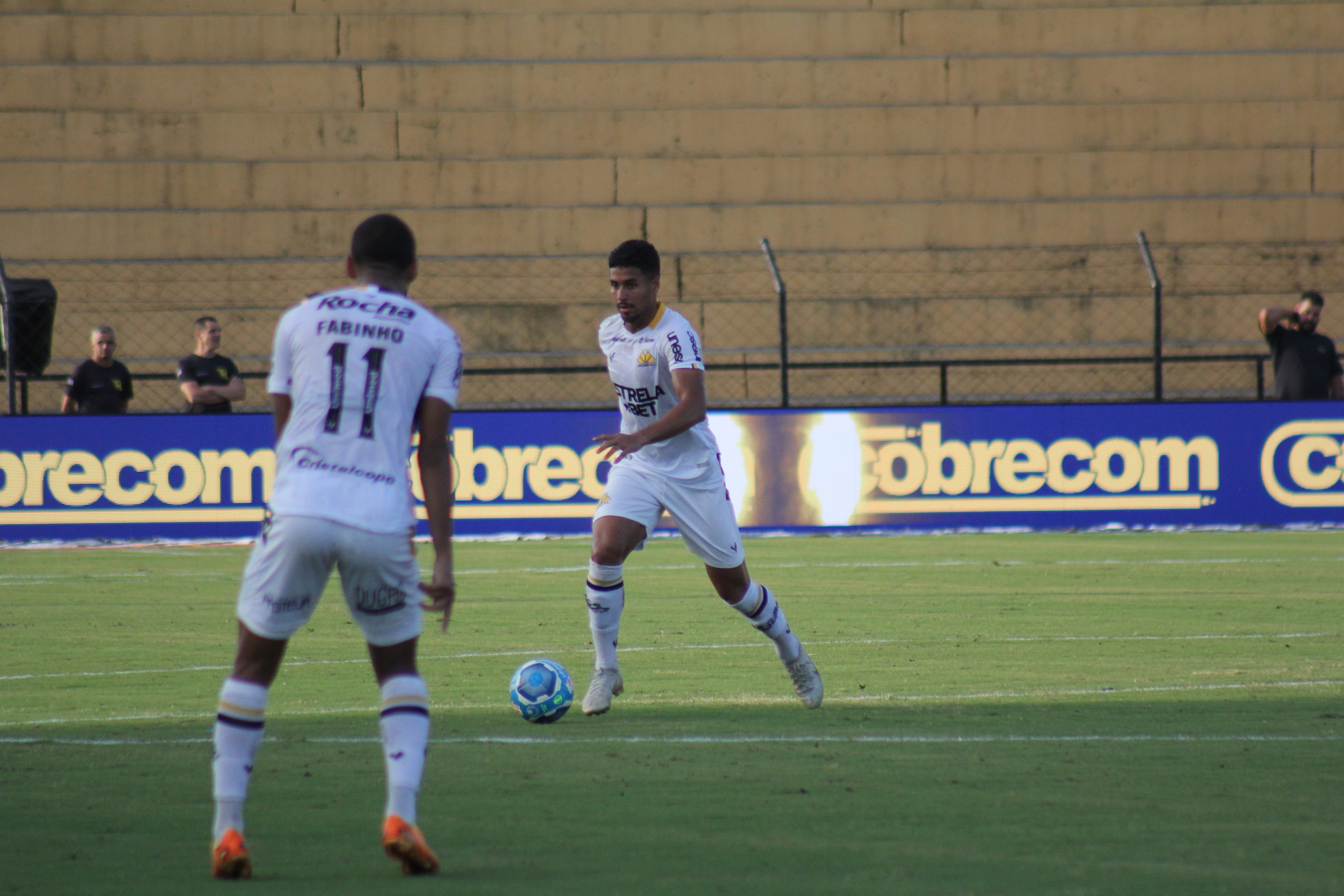 Santos leva virada, mas busca empate contra o Novorizontino em jogo de 6  gols