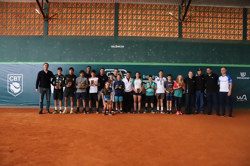 Top Tennis Center divulga campeões do torneio inaugural