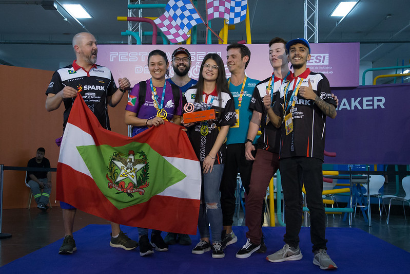 Equipe de robótica do Campus Patrocínio conquista 2º lugar em torneio  internacional