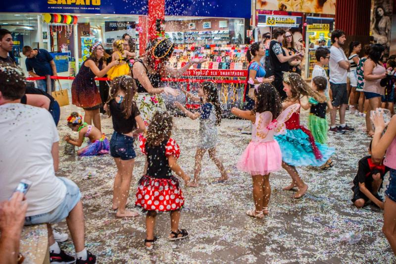 Floripa Shopping promove Bailinho de Carnaval Infantil com oficinas de  confecção de adereços e customização de abadás - Acontecendo Aqui