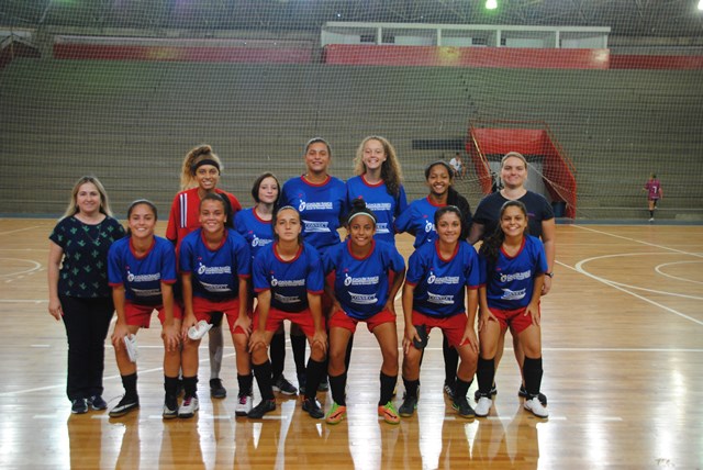 Melhor time de futsal feminino do mundo em 2019 se adéqua à