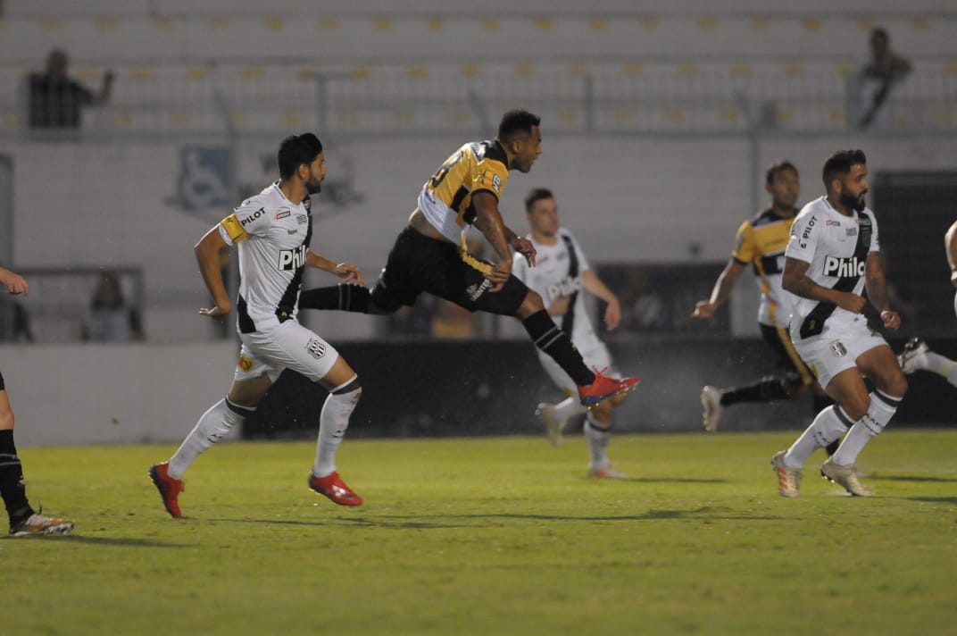 Ponte_Preta - 49 minutos Fim de jogo. A Macaca perdeu pelo placar