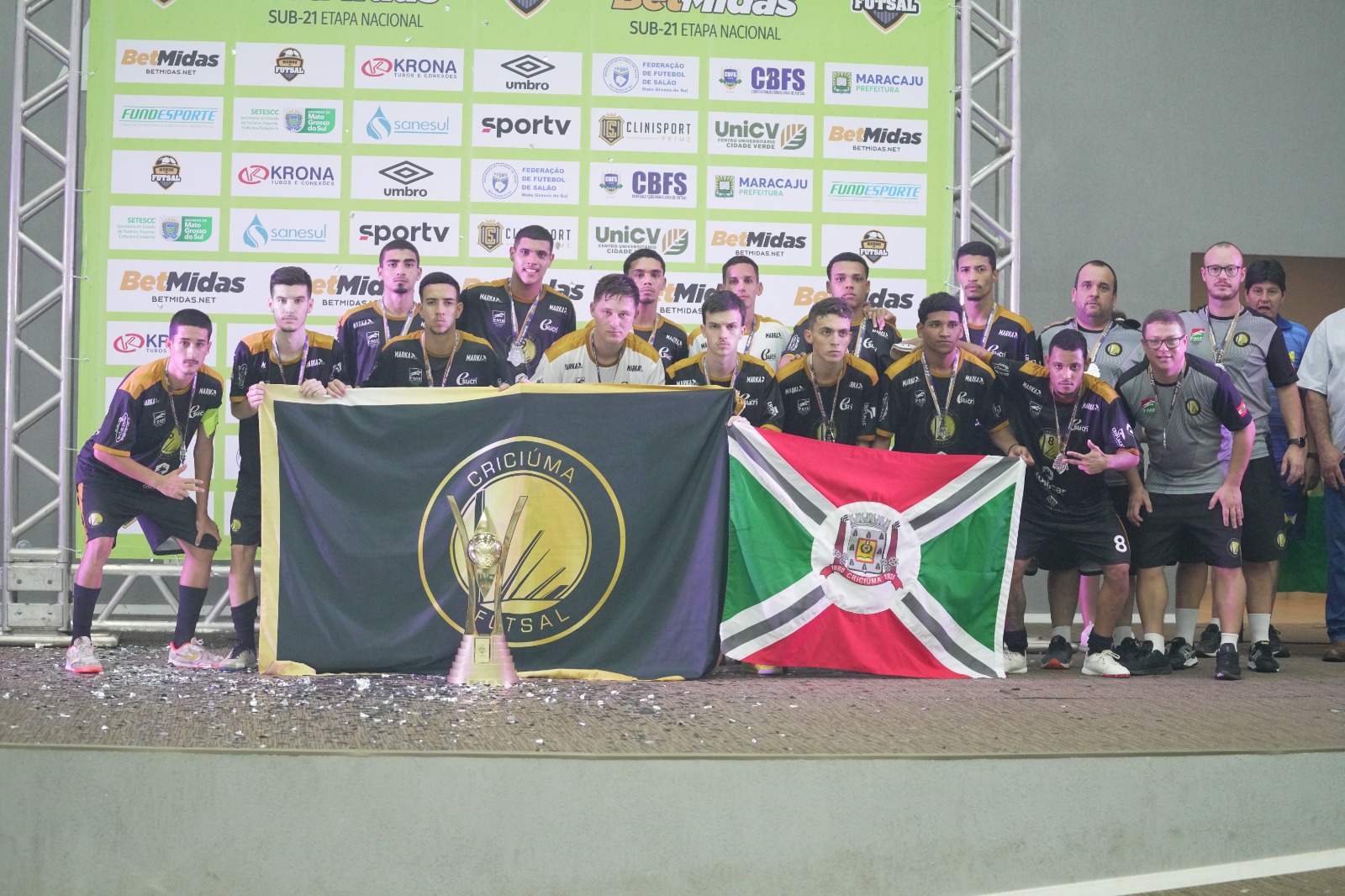 Melhor time de futsal feminino do mundo em 2019 se adéqua à