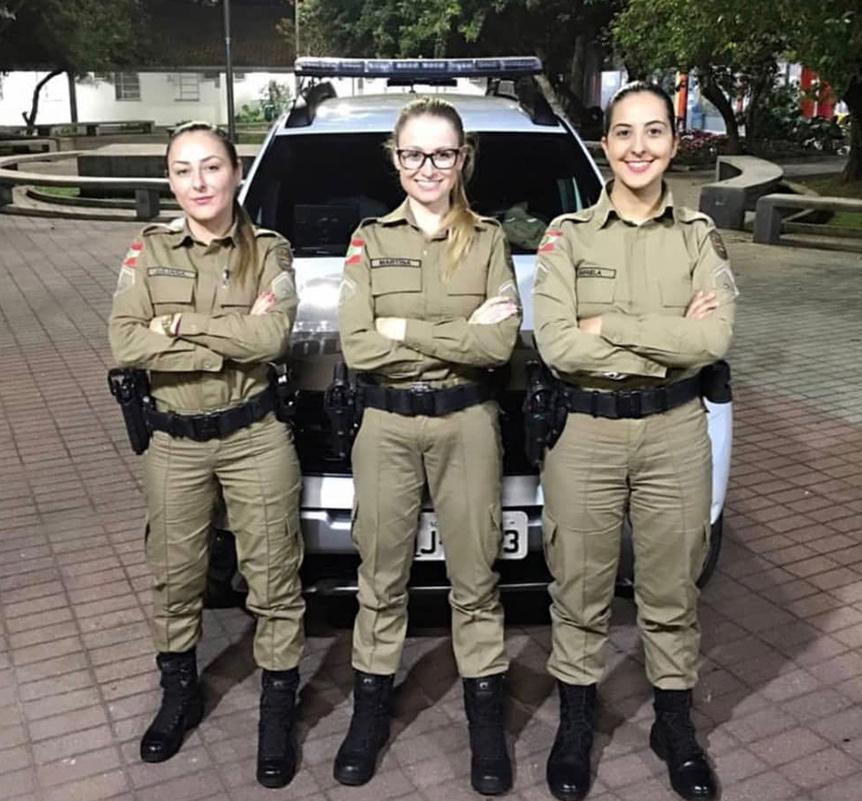 Soldado Katarine faz história e se torna 1ª mulher na Cavalaria da PM em  Criciúma