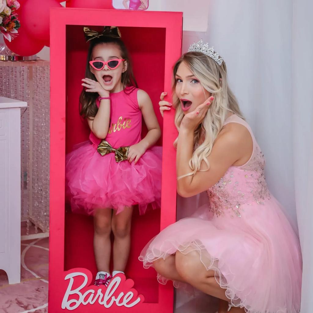 Boneca Barbie, Shopping