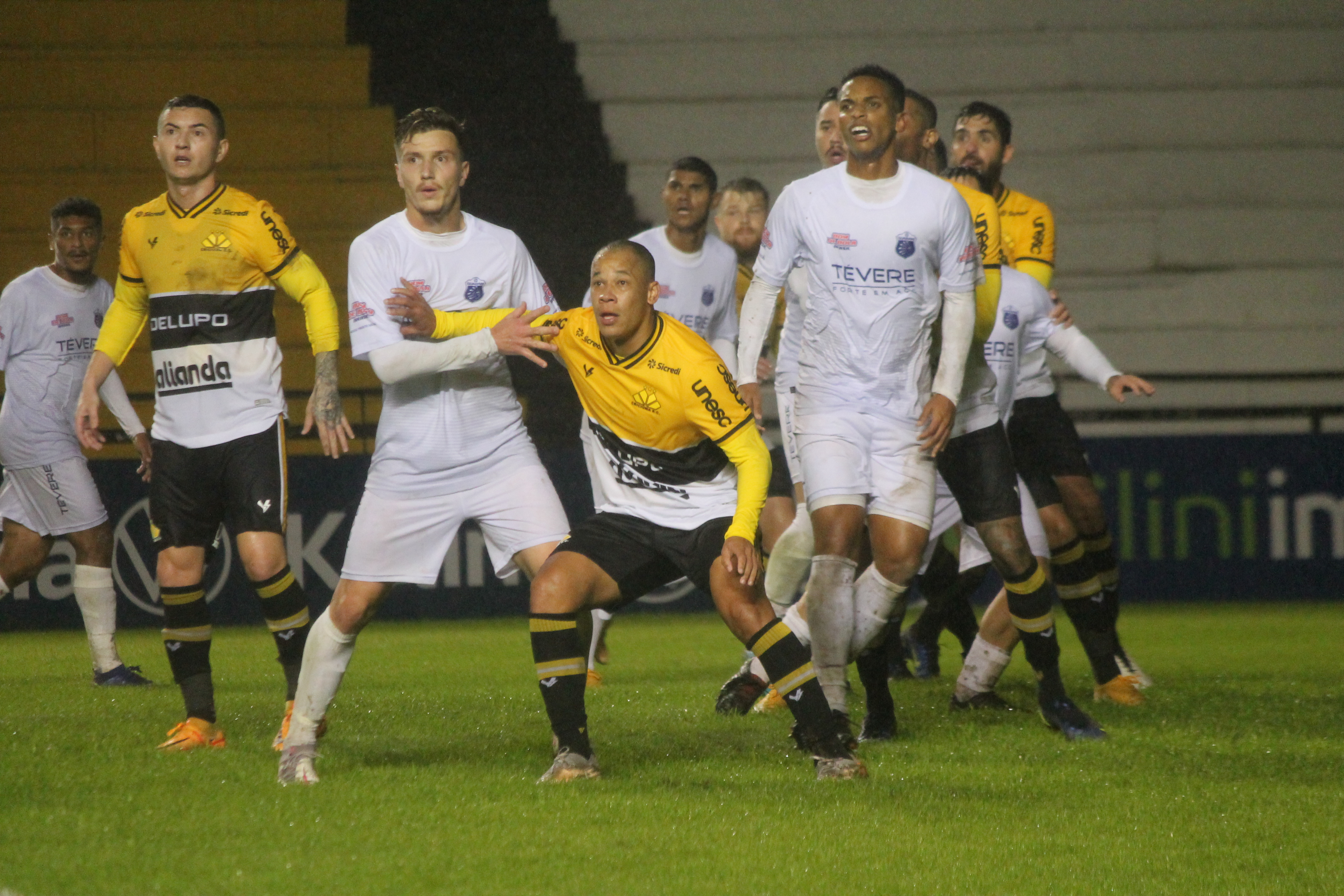 Guarani perde 'última chance' após empate com Criciúma em casa