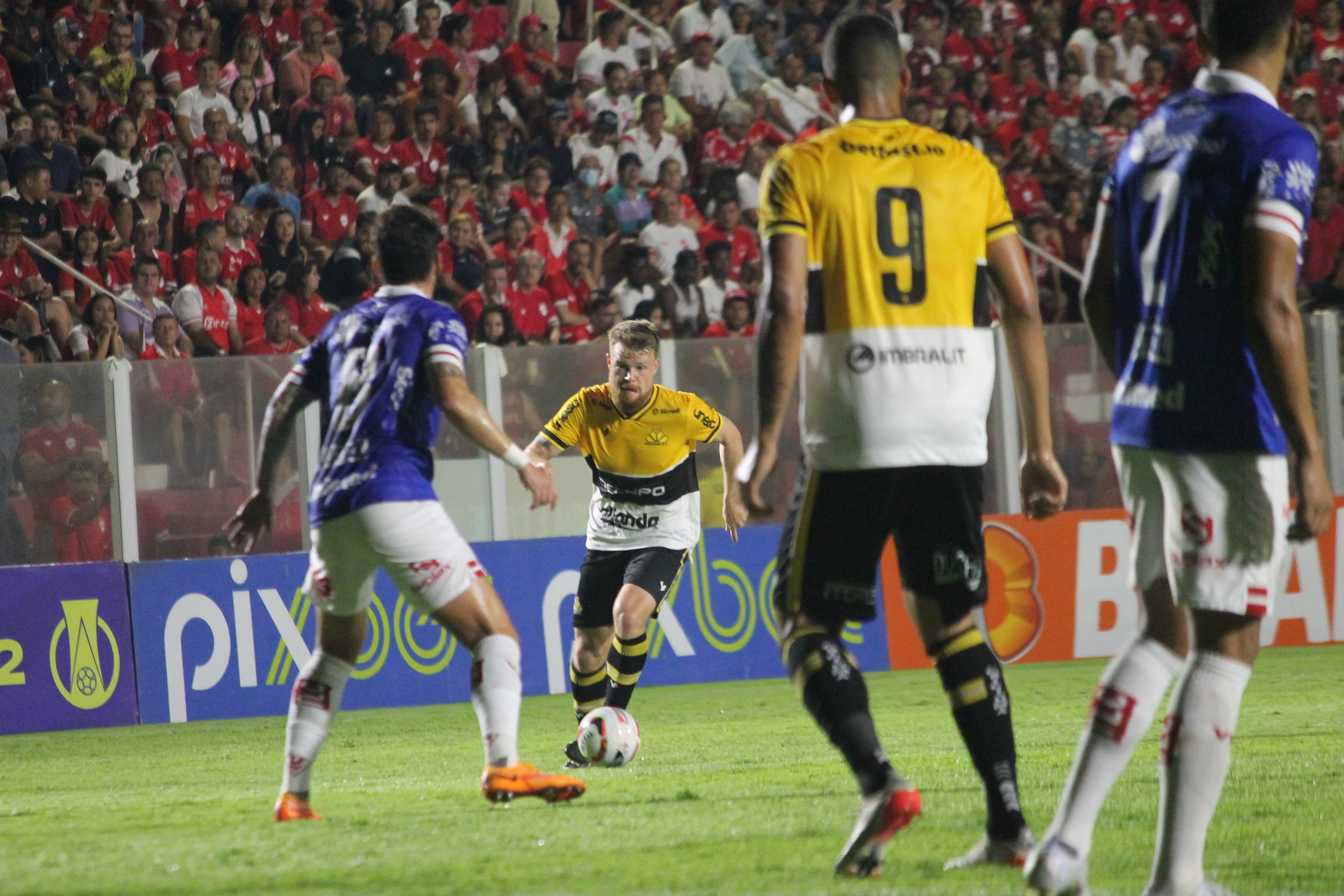 Náutico on X: Fim de jogo em Goiânia. Náutico perde por 1x0 para o Vila  Nova.  / X